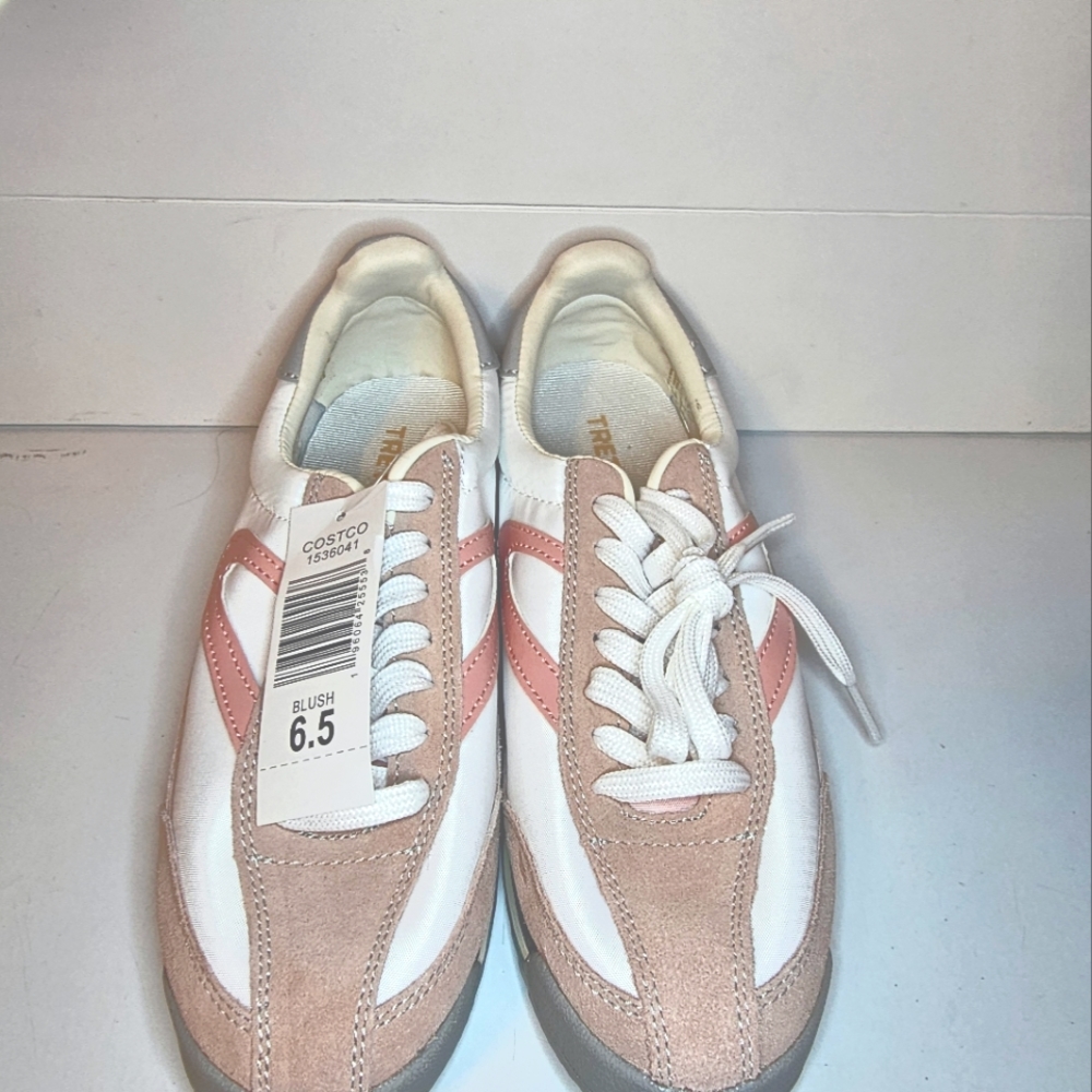 Tretorn Women's Size 6.5 Rawlings Retro Lace up Sneakers.